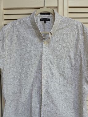 Banana Republic Men's White Button-Down Shirt with Subtle Tan Floral Print